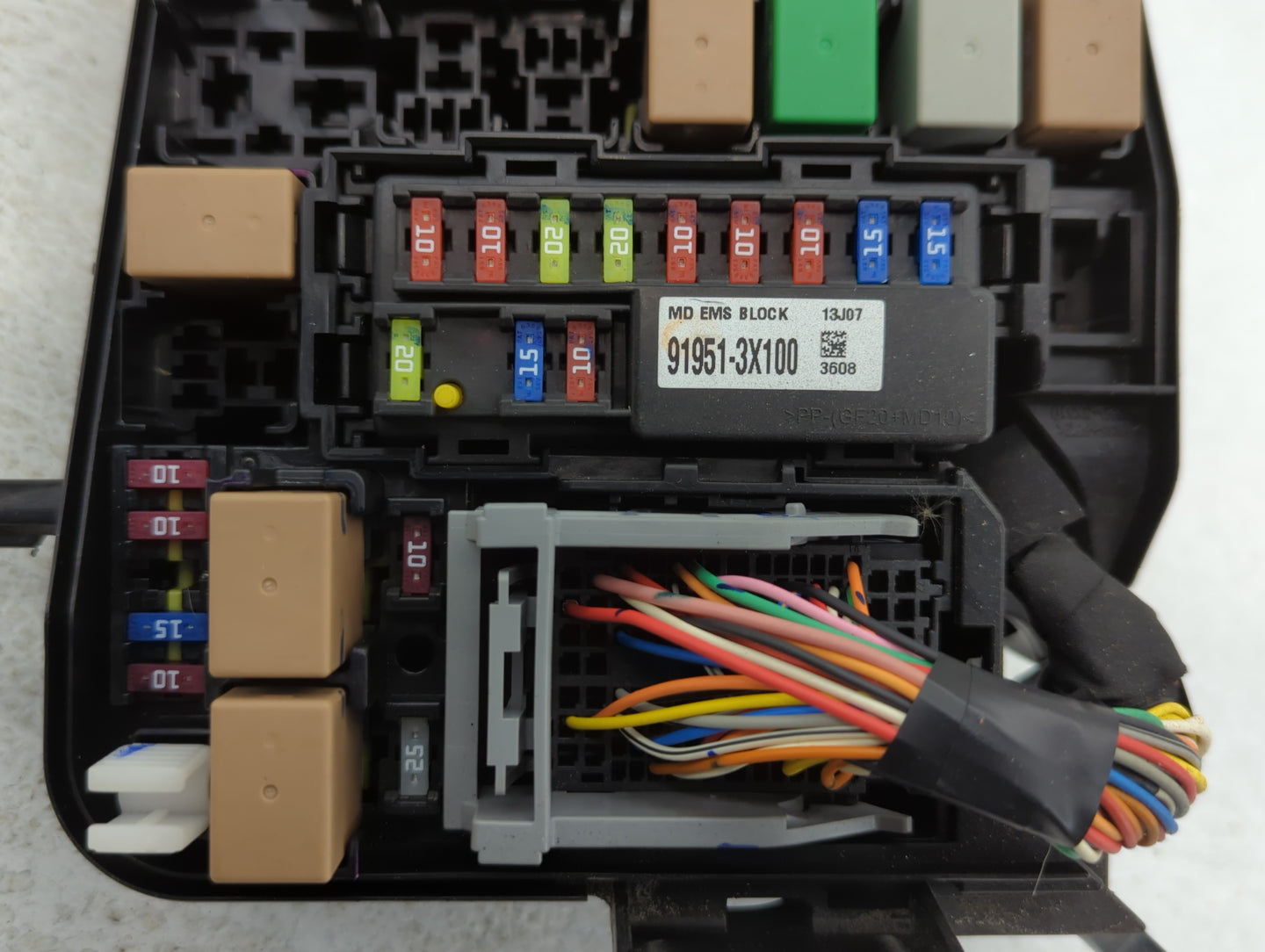 2014-2016 Hyundai Elantra Fusebox Fuse Box Panel Relay Module P/N:91951-3X100 Fits Fits 2014 2015 2016 OEM Used Auto Parts -