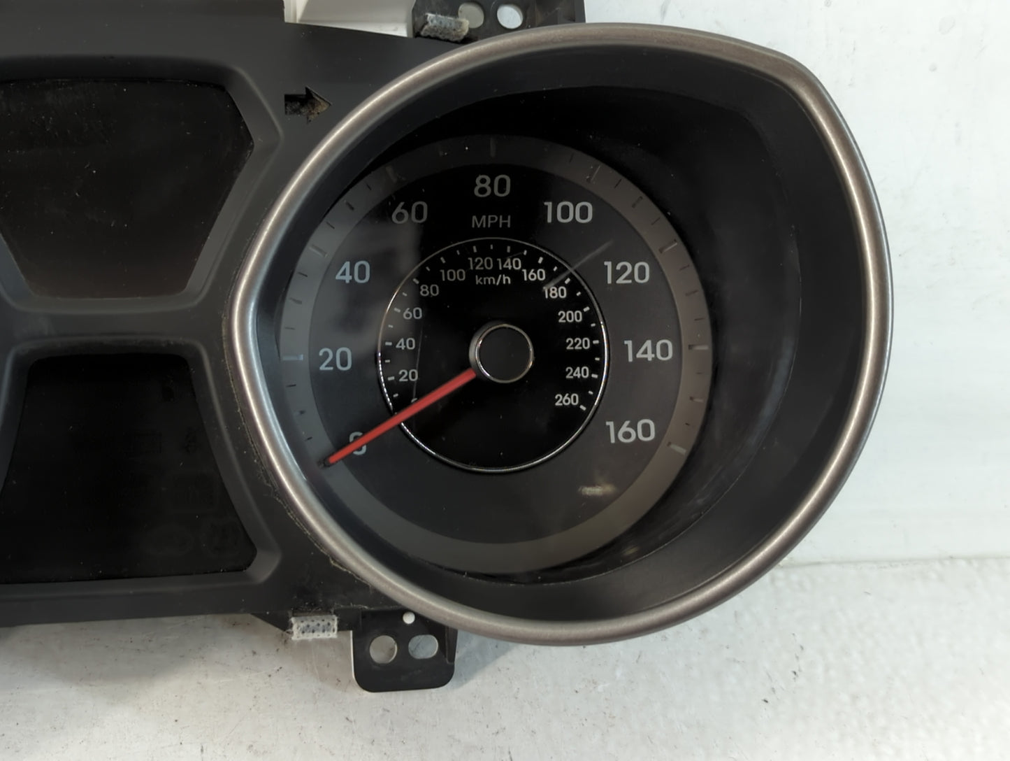 2014-2016 Hyundai Elantra Instrument Cluster Speedometer Gauges P/N:94004-3Y010 Fits Fits 2014 2015 2016 OEM Used Auto Parts