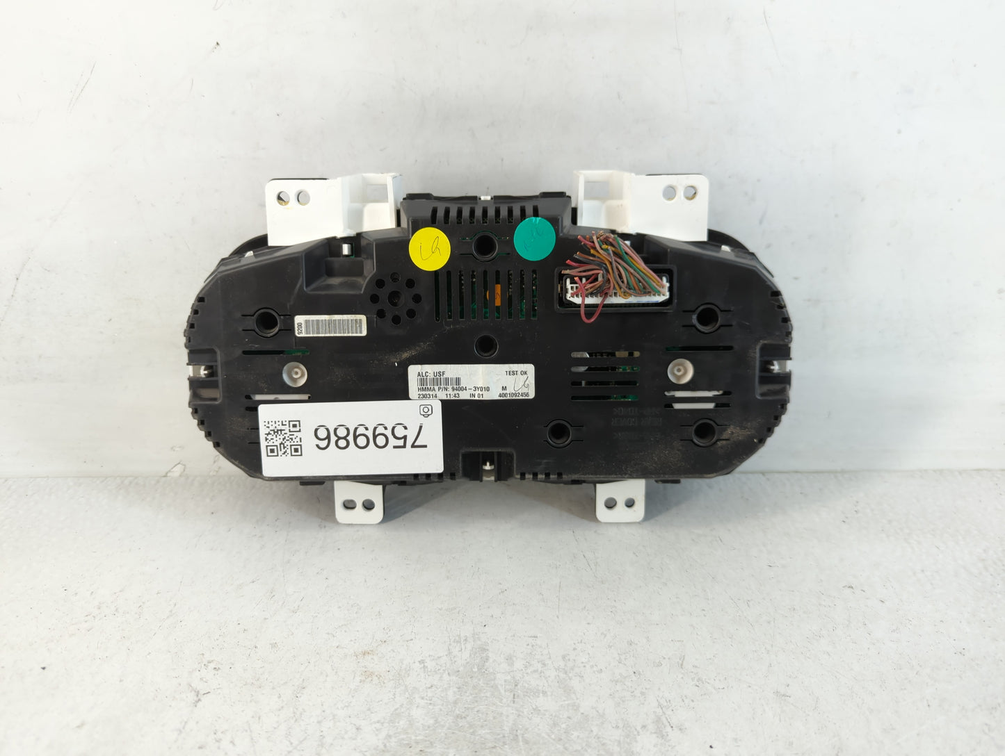 2014-2016 Hyundai Elantra Instrument Cluster Speedometer Gauges P/N:94004-3Y010 Fits Fits 2014 2015 2016 OEM Used Auto Parts