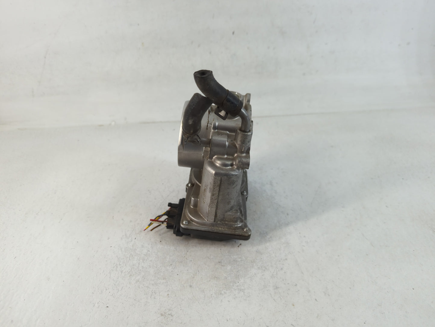 2011-2020 Hyundai Elantra Throttle Body P/N:35100-2E000 Fits Fits 2011 2012 2013 2014 2015 2016 2017 2018 2019 2020 2021 OEM