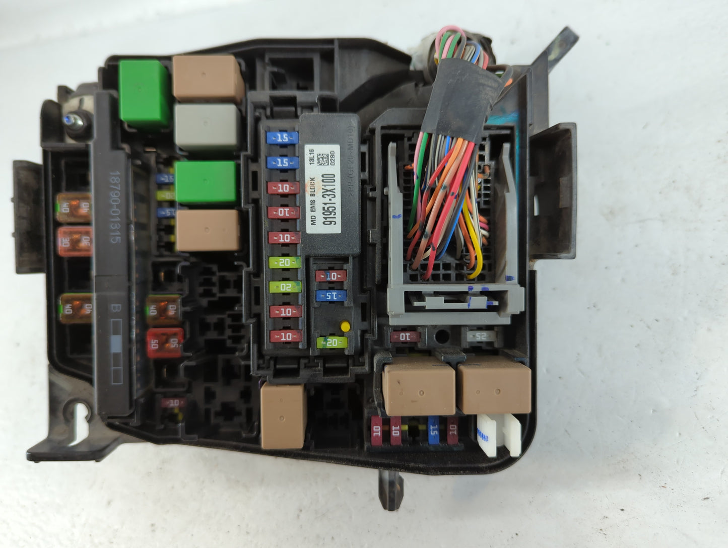 2014-2016 Hyundai Elantra Fusebox Fuse Box Panel Relay Module P/N:91951-3X710 Fits Fits 2014 2015 2016 OEM Used Auto Parts -