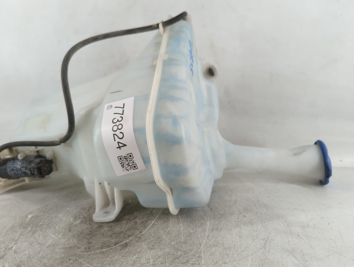 2014-2016 Hyundai Elantra Windshield Washer Fluid Reservoir Bottle Oem - Oemusedautoparts1.com