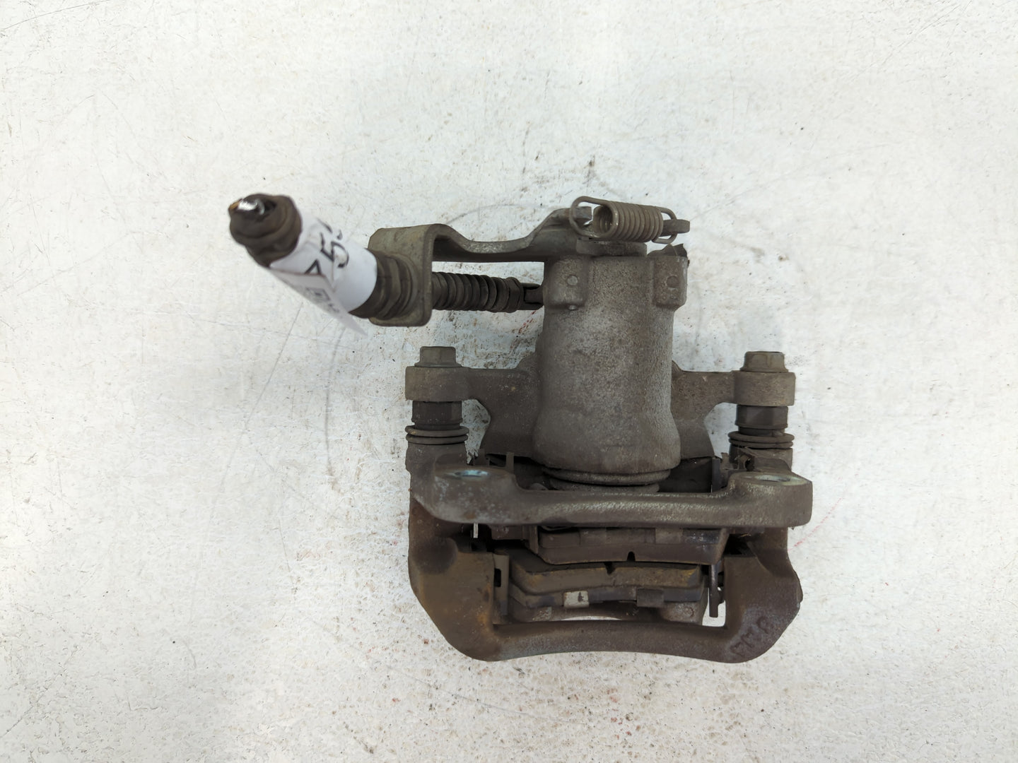 Hyundai Elantra Front Driver Left Brake Caliper - Oemusedautoparts1.com