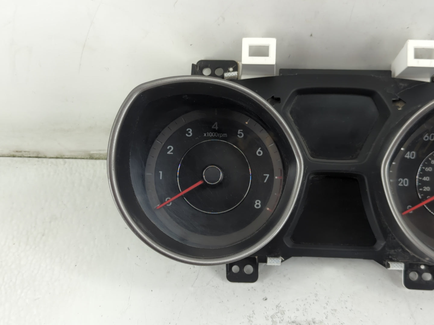 2014-2016 Hyundai Elantra Instrument Cluster Speedometer Gauges P/N:94004-3Y010 Fits Fits 2014 2015 2016 OEM Used Auto Parts