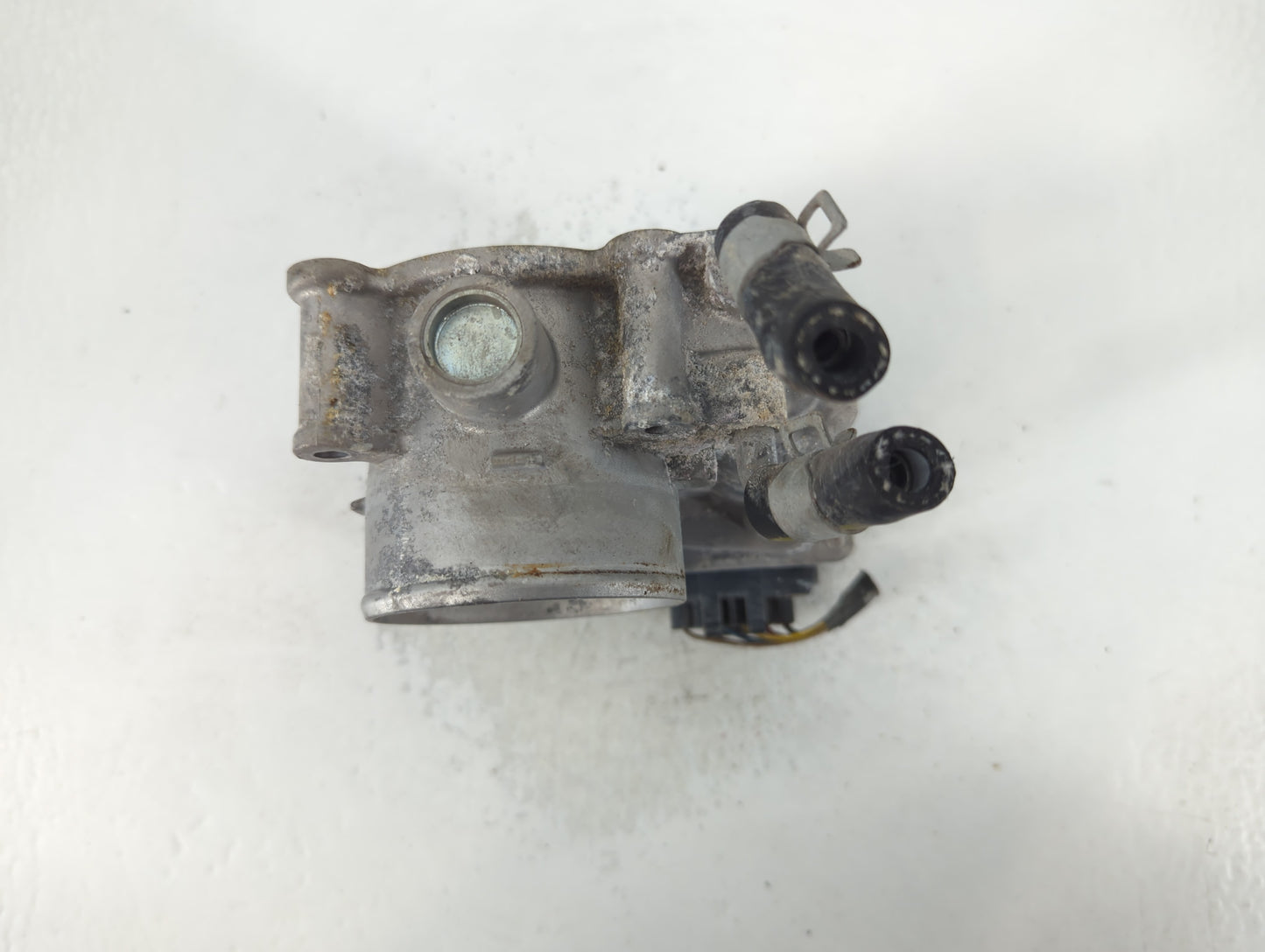2011-2020 Hyundai Elantra Throttle Body P/N:35100-2E000 Fits Fits 2011 2012 2013 2014 2015 2016 2017 2018 2019 2020 2021 OEM