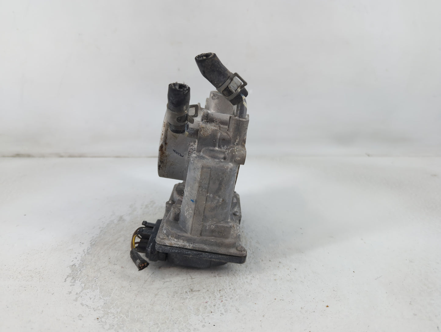 2011-2020 Hyundai Elantra Throttle Body P/N:35100-2E000 Fits Fits 2011 2012 2013 2014 2015 2016 2017 2018 2019 2020 2021 OEM