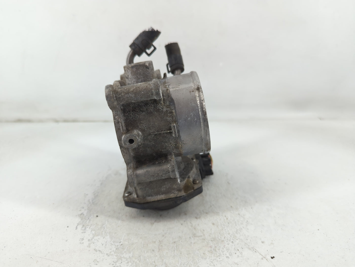 2011-2020 Hyundai Elantra Throttle Body P/N:35100-2E000 Fits Fits 2011 2012 2013 2014 2015 2016 2017 2018 2019 2020 2021 OEM