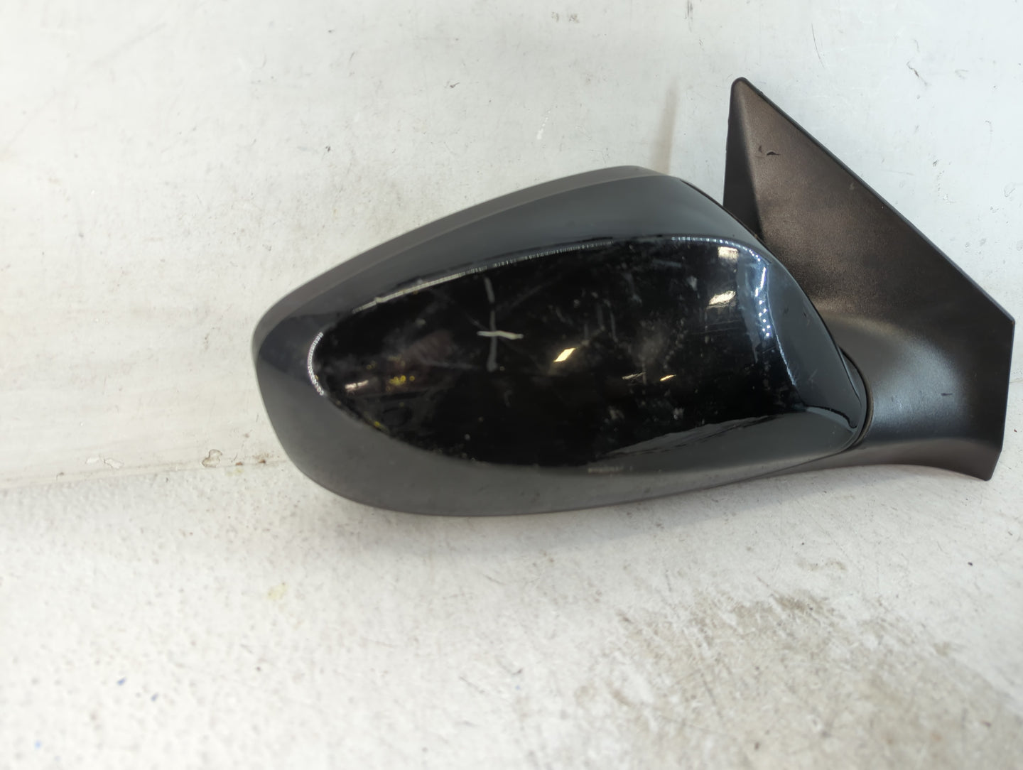 2014-2016 Hyundai Elantra Passenger Side View Mirror - Right Door Mirror OEM Used - Oemusedautoparts1.com