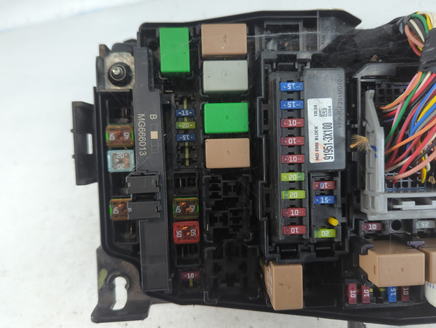 2014-2016 Hyundai Elantra Fusebox Fuse Box Panel Relay Module P/N:91956-00035 Fits Fits 2014 2015 2016 OEM Used Auto Parts -