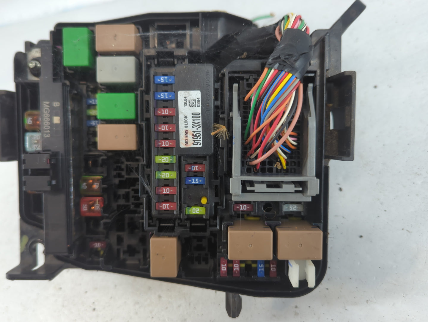 2014-2016 Hyundai Elantra Fusebox Fuse Box Panel Relay Module P/N:91956-00035 Fits Fits 2014 2015 2016 OEM Used Auto Parts -