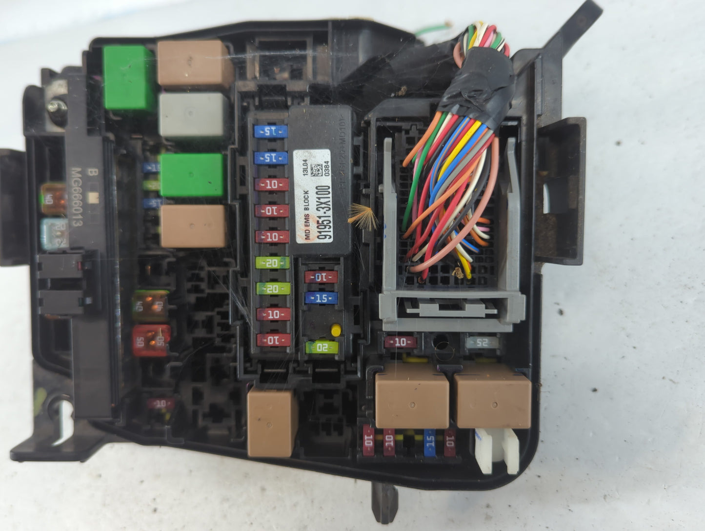2014-2016 Hyundai Elantra Fusebox Fuse Box Panel Relay Module P/N:91956-00035 Fits Fits 2014 2015 2016 OEM Used Auto Parts -