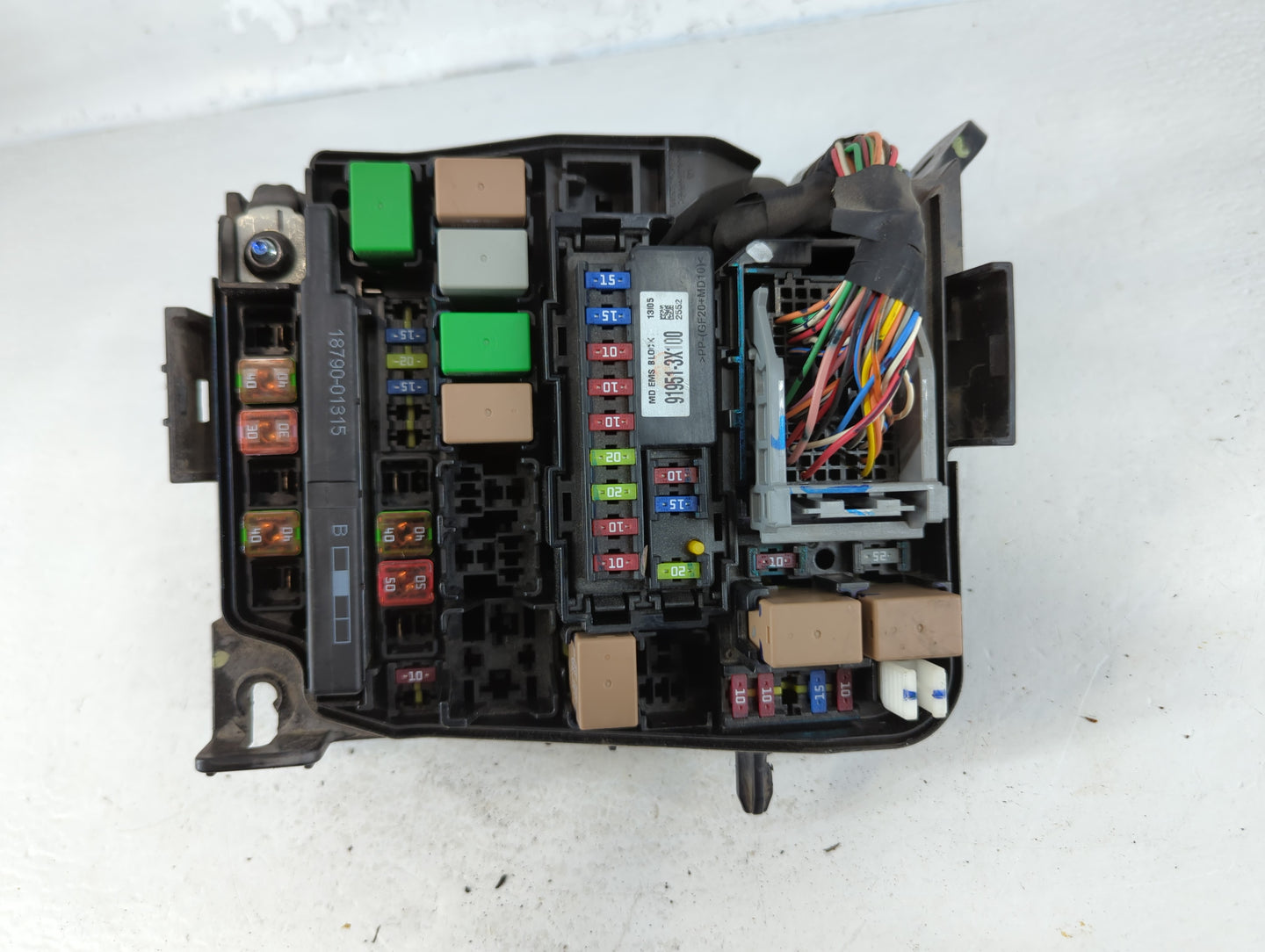 2014-2016 Hyundai Elantra Fusebox Fuse Box Panel Relay Module P/N:91951-3X710 Fits Fits 2014 2015 2016 OEM Used Auto Parts -