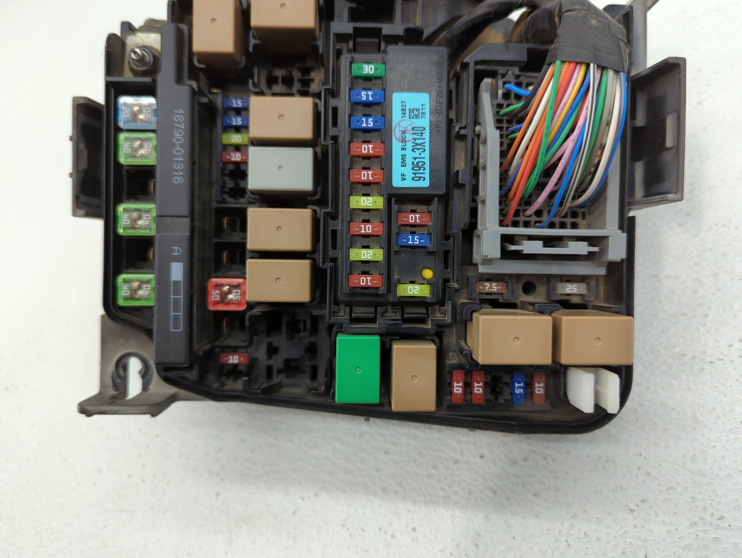 2014-2015 Hyundai Elantra Gt Fusebox Fuse Box Panel Relay Module P/N:91238-A5995 Fits Fits 2014 2015 OEM Used Auto Parts - O