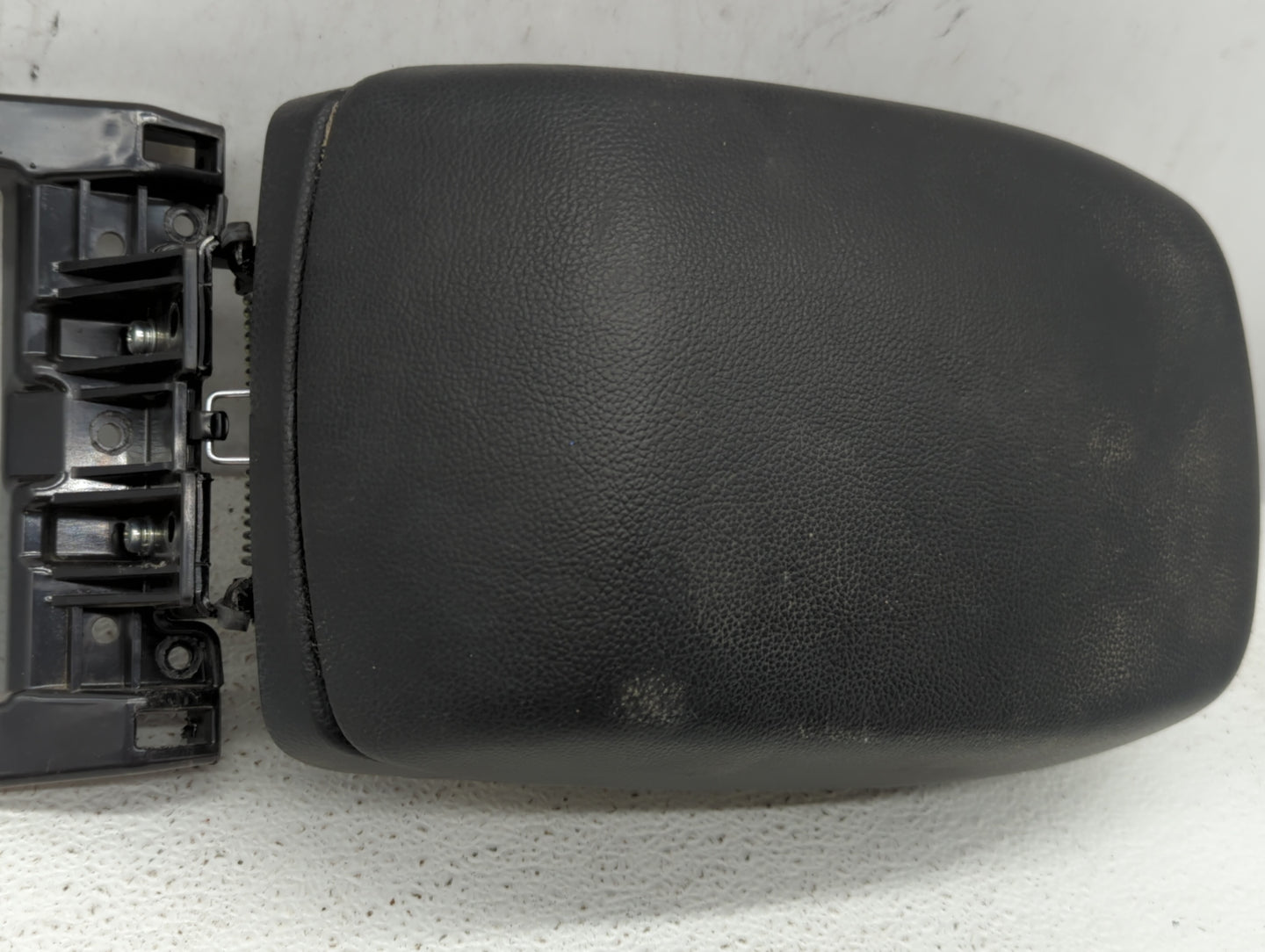 2014 Hyundai Elantra Gt Center Console Armrest Cover Lid - Oemusedautoparts1.com