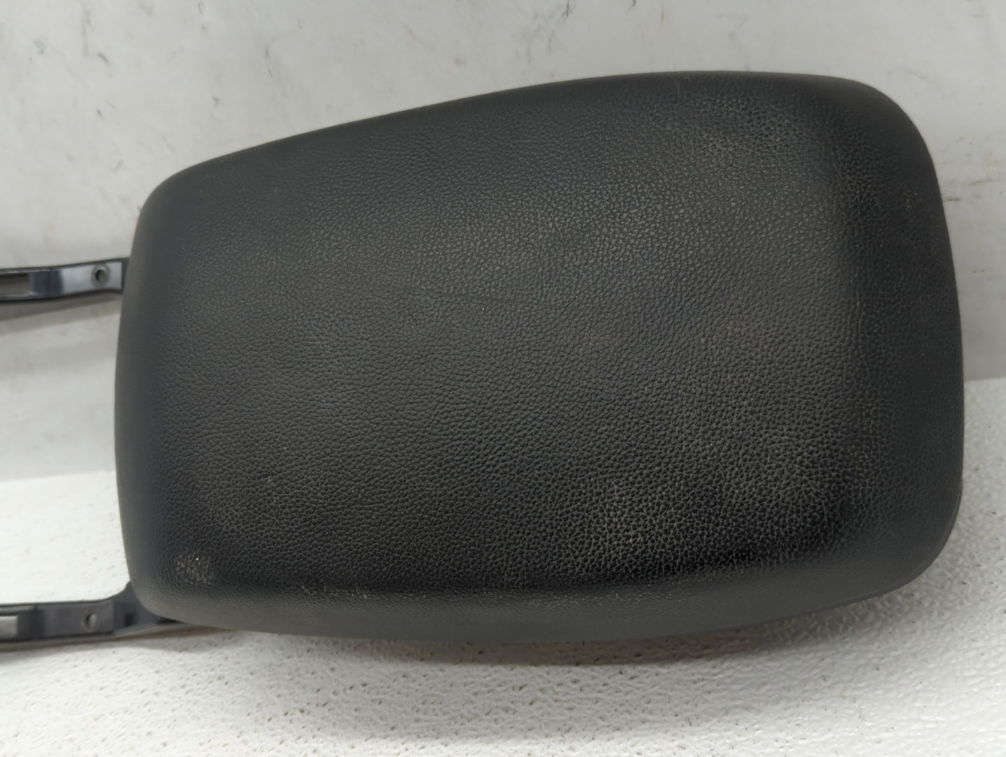 2014 Hyundai Elantra Gt Center Console Armrest Cover Lid - Oemusedautoparts1.com