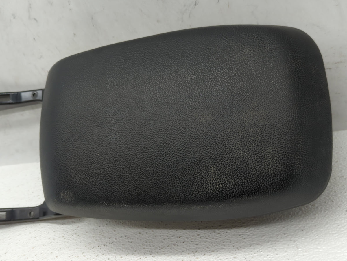 2014 Hyundai Elantra Gt Center Console Armrest Cover Lid 535164 - Oemusedautoparts1.com