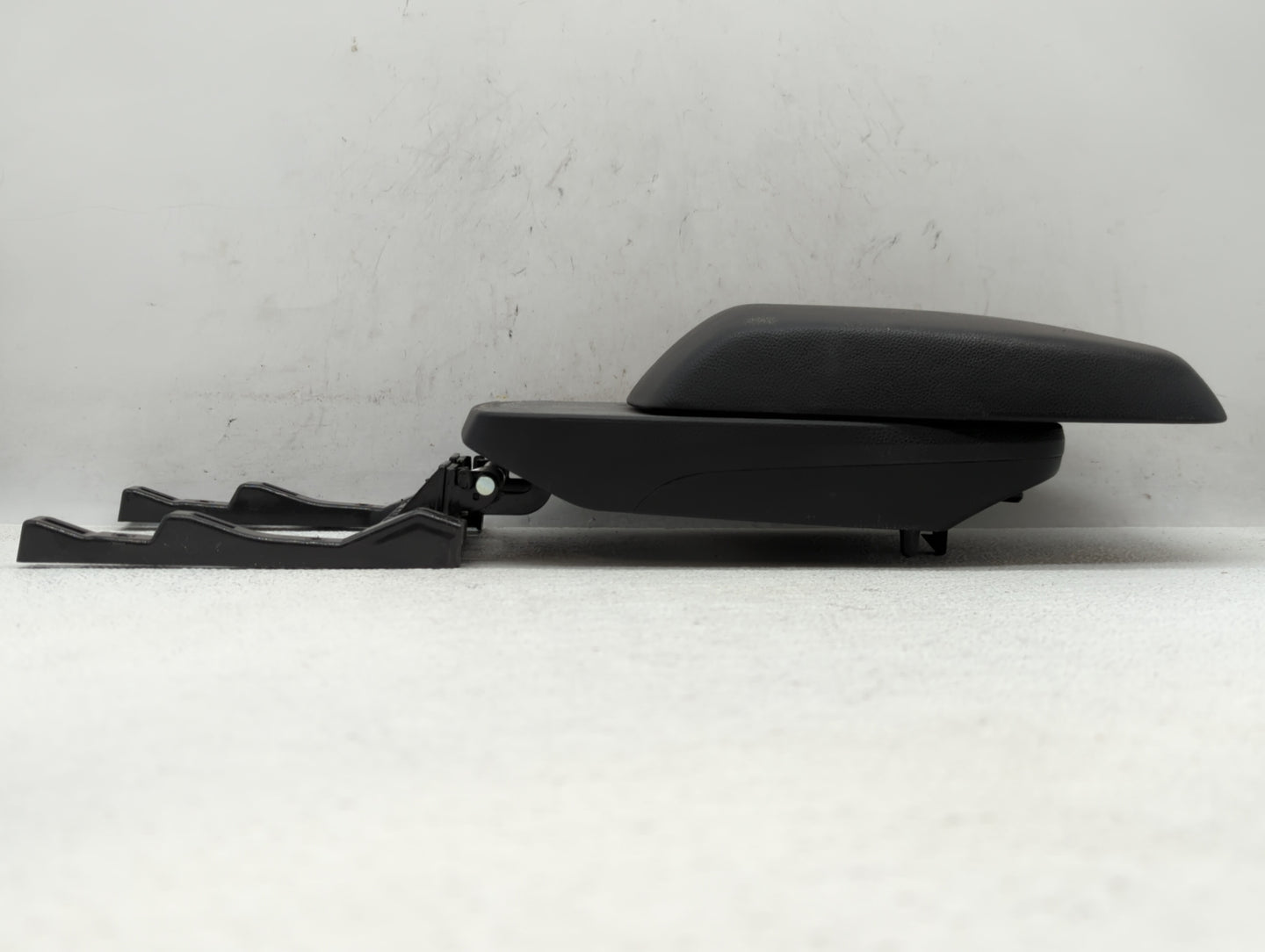 2014 Hyundai Elantra Gt Center Console Armrest Cover Lid - Oemusedautoparts1.com