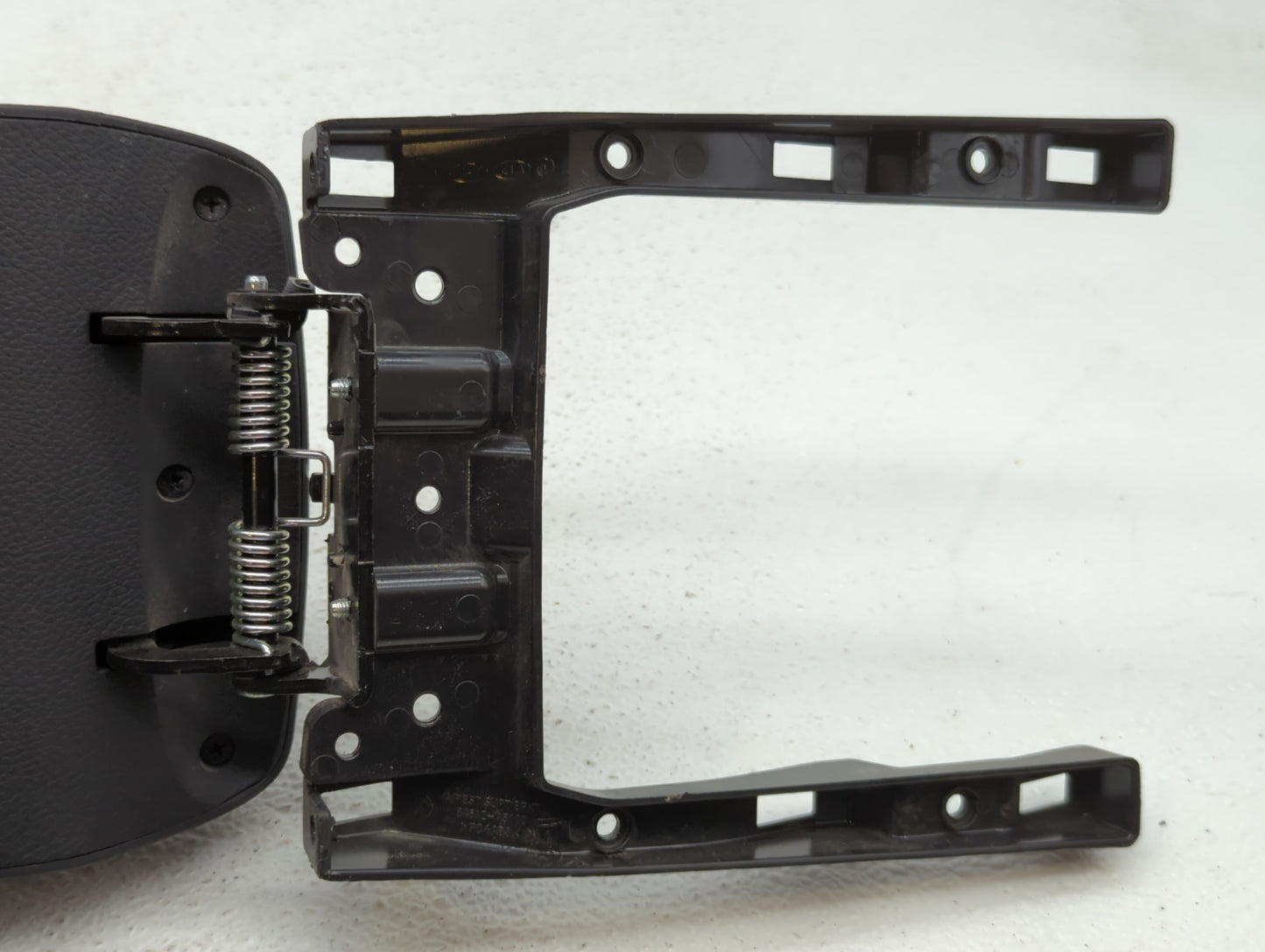 2014 Hyundai Elantra Gt Center Console Armrest Cover Lid - Oemusedautoparts1.com