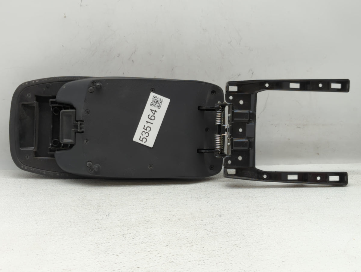 2014 Hyundai Elantra Gt Center Console Armrest Cover Lid 535164 - Oemusedautoparts1.com