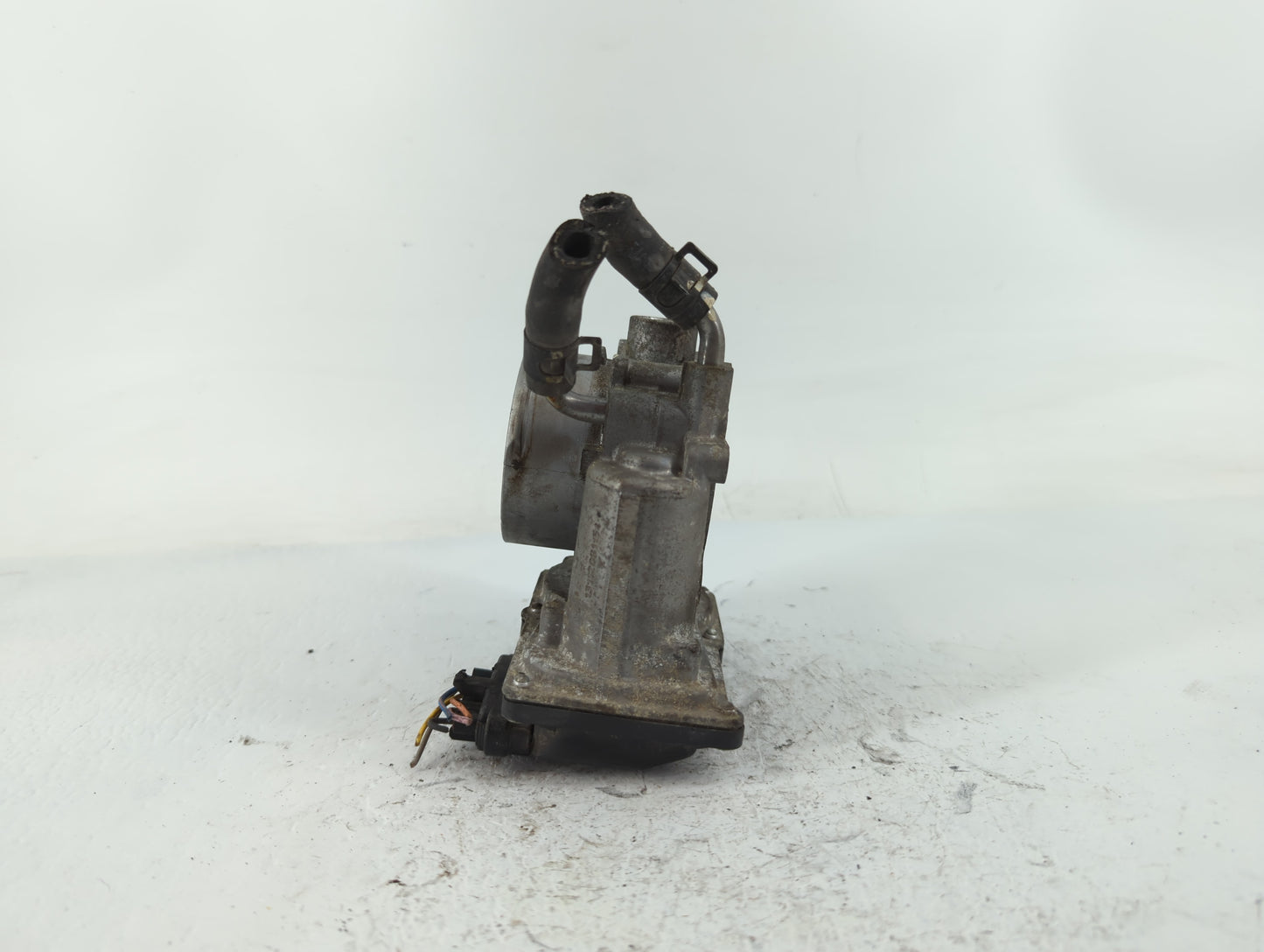 2014 Hyundai Elantra Gt Throttle Body P/N:35100-2E000 Fits Fits 2011 2012 2013 2015 2016 2017 2018 2019 2020 2021 OEM Used A