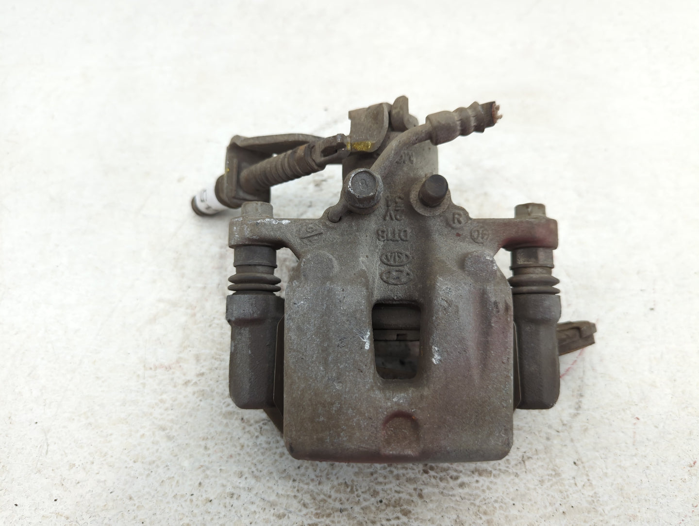 2013-2017 Hyundai Elantra Gt Front Passenger Right Brake Caliper - Oemusedautoparts1.com