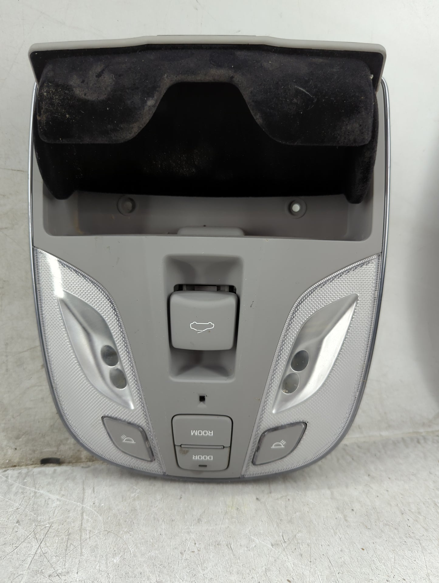2014 Hyundai Equus Overhead Roof Console - Oemusedautoparts1.com