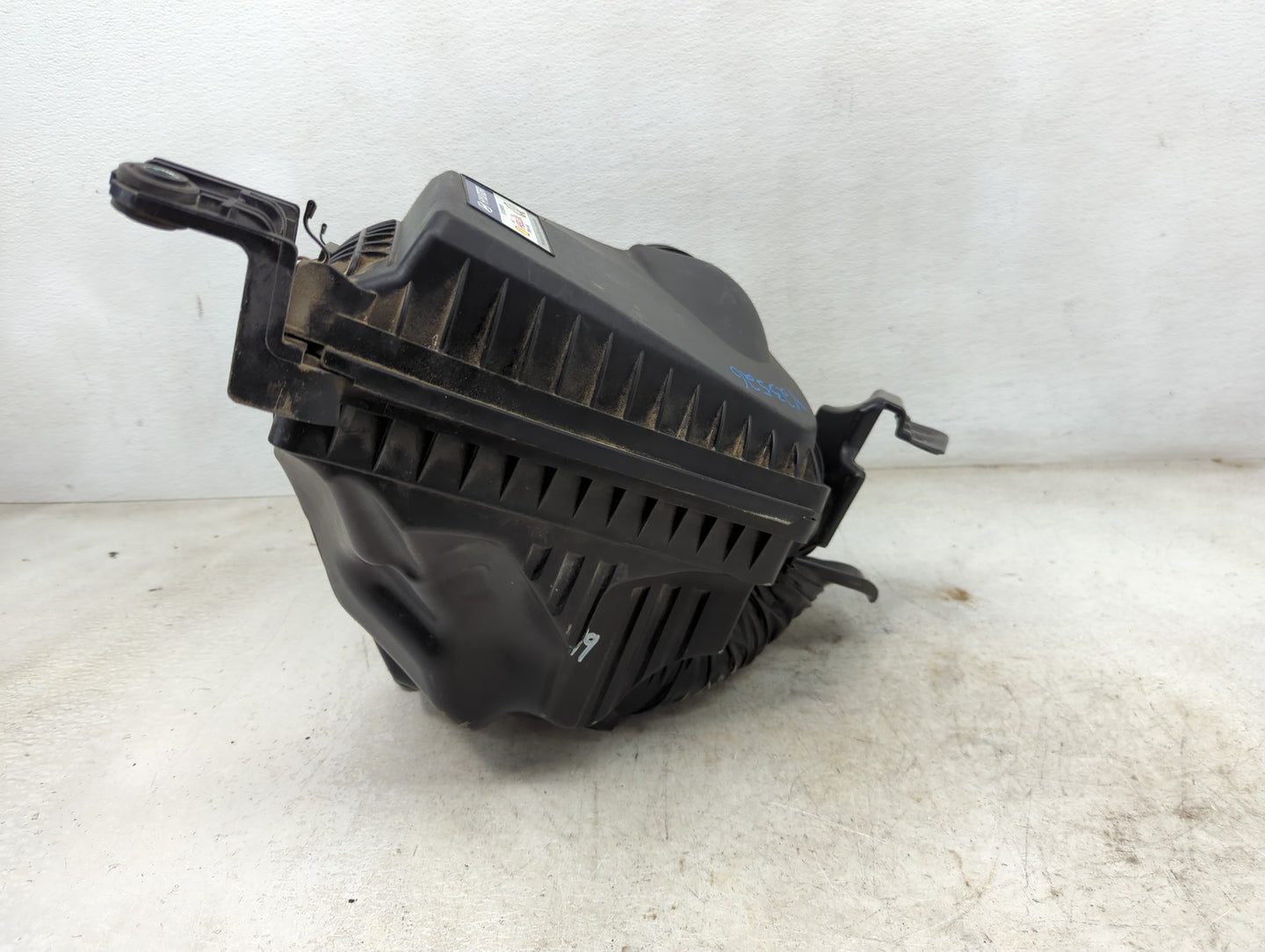 2014 Hyundai Equus Air Cleaner Intake-duct Hose Tube - Oemusedautoparts1.com
