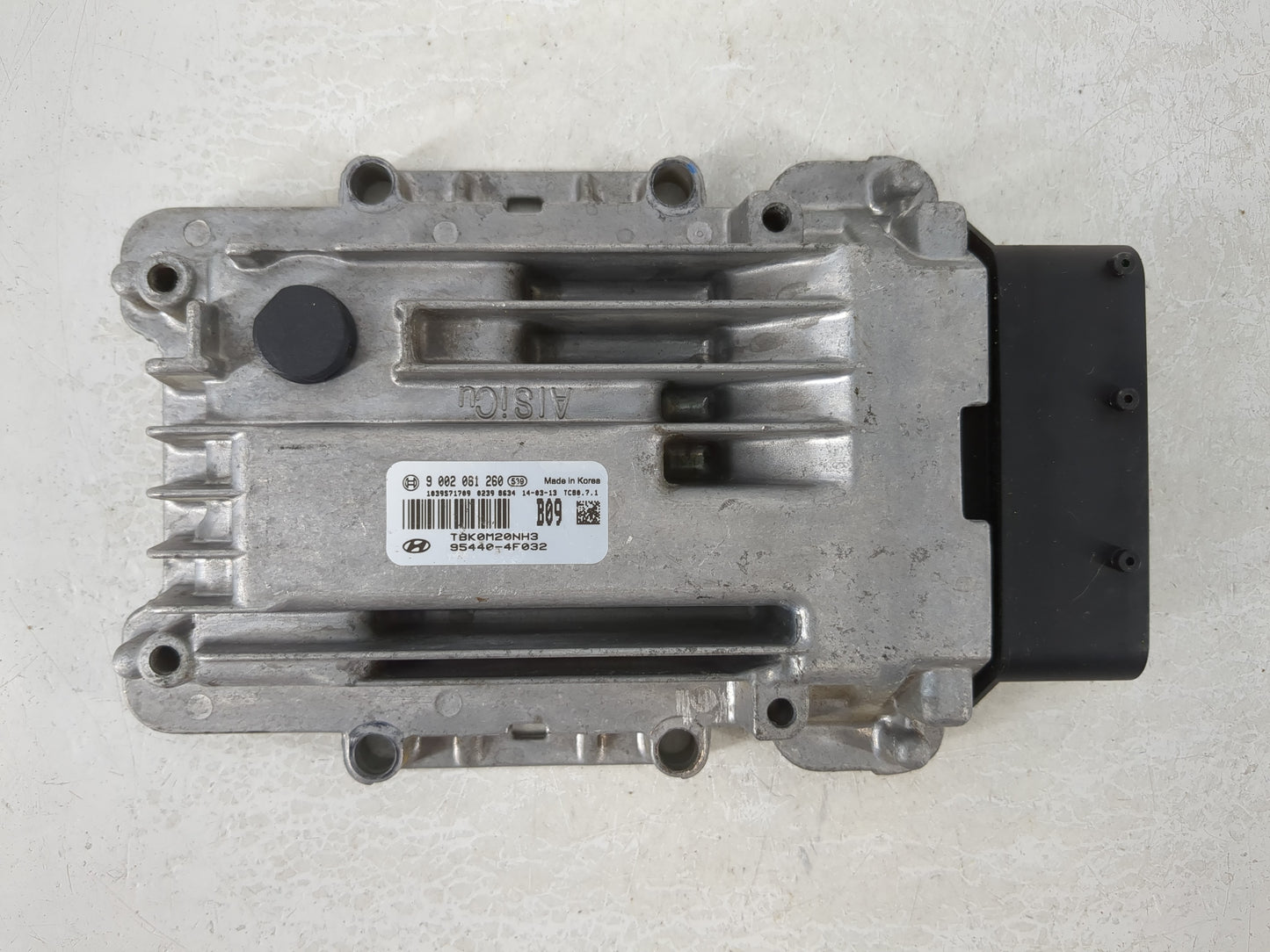 2013-2014 Hyundai Genesis Chassis Control Module Ccm Bcm Body Control - Oemusedautoparts1.com