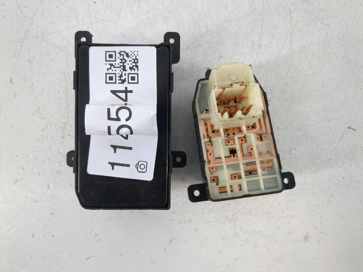 2013-2016 Hyundai Genesis Master Power Window Switch Replacement Driver Side Left P/N:202008378 Fits Fits 2013 2014 2015 201