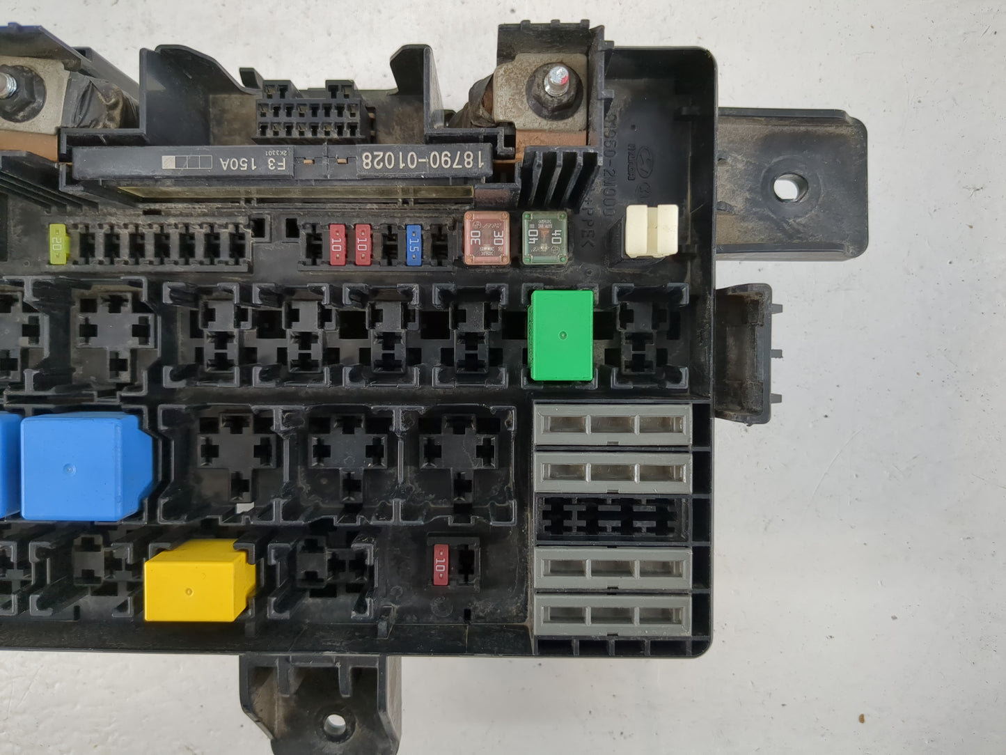 2013-2016 Hyundai Genesis Fusebox Fuse Box Panel Relay Module P/N:N91264-2M891 N91264-2M562 Fits Fits 2013 2014 2015 2016 OE
