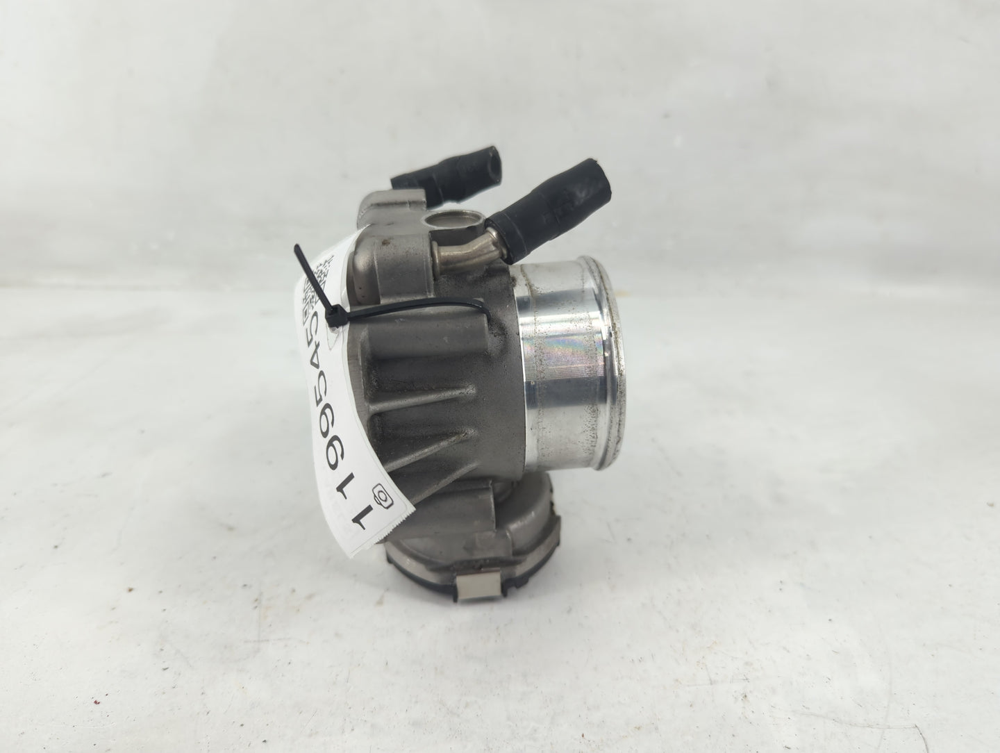 2009-2014 Hyundai Genesis Throttle Body P/N:35100-2C300 Fits Fits 2009 2010 2011 2012 2013 2014 OEM Used Auto Parts - Oemuse