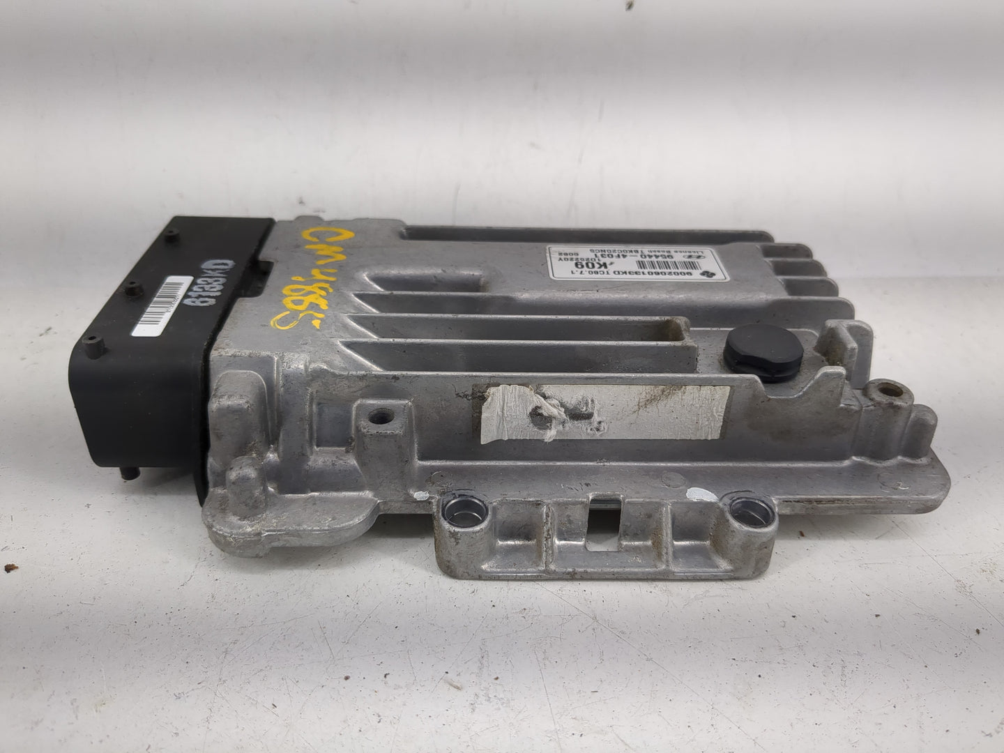 2013-2014 Hyundai Genesis Chassis Control Module Ccm Bcm Body Control - Oemusedautoparts1.com