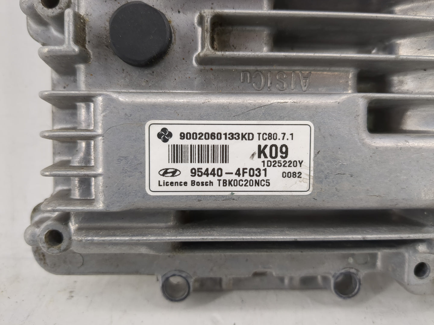 2013-2014 Hyundai Genesis Chassis Control Module Ccm Bcm Body Control - Oemusedautoparts1.com