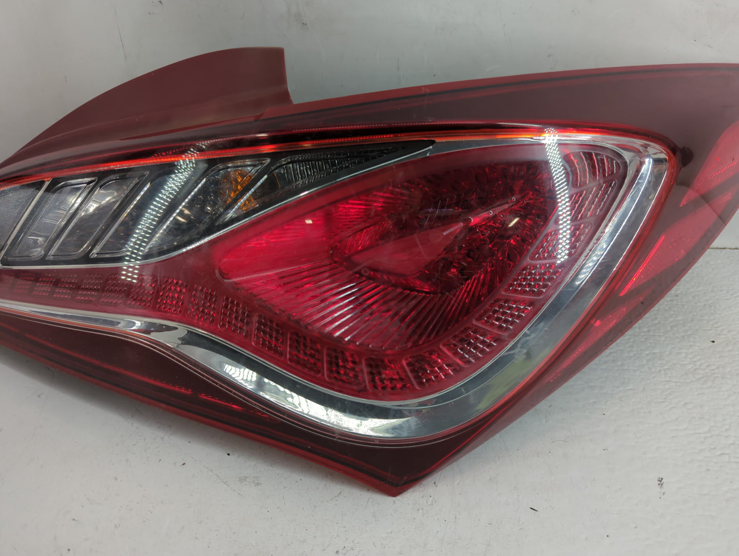 2013-2016 Hyundai Genesis Tail Light Assembly Passenger Right OEM Fits Fits 2013 2014 2015 2016 OEM Used Auto Parts - Oemuse