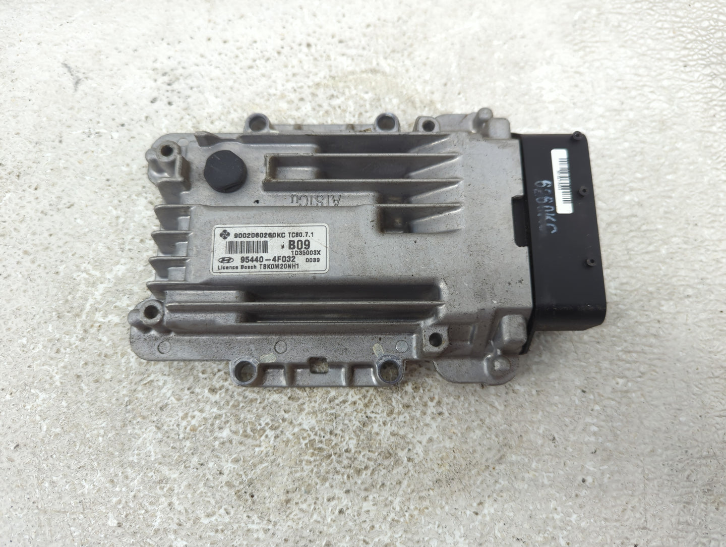 2013-2014 Hyundai Genesis PCM Engine Control Computer ECU ECM PCU OEM P/N:95440-4F032 Fits Fits 2013 2014 OEM Used Auto Part