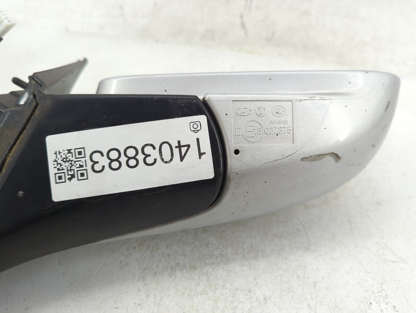 2009-2016 Hyundai Genesis Passenger Side View Mirror - Right Door Mirror OEM Used - Oemusedautoparts1.com