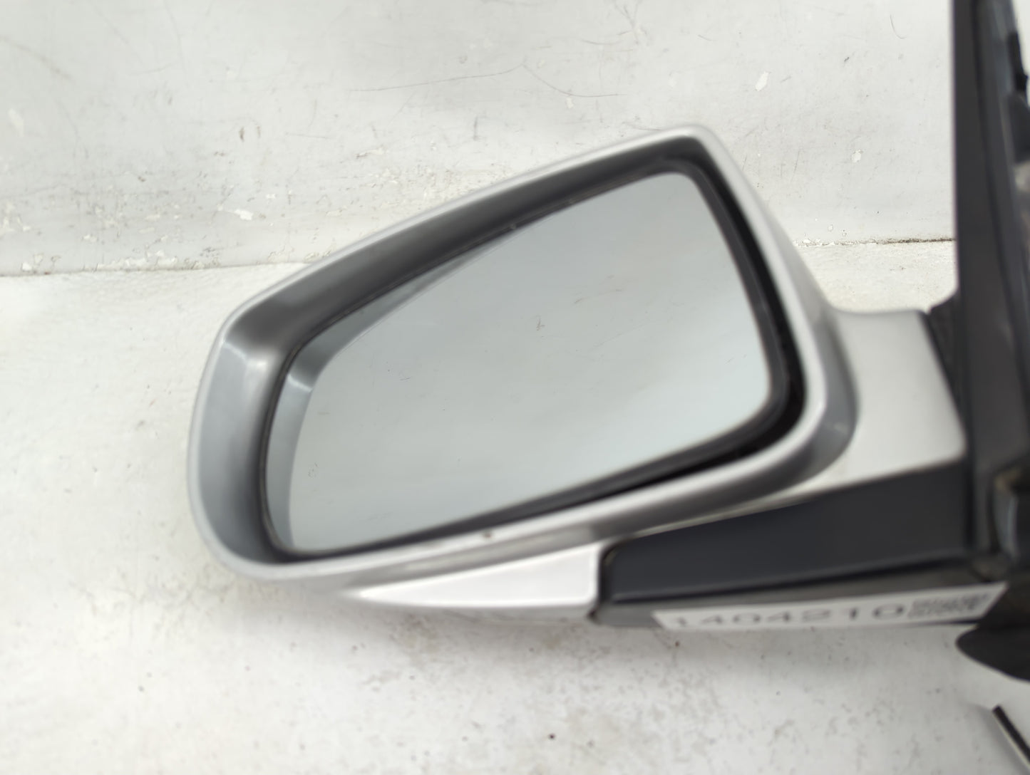 2009-2016 Hyundai Genesis Driver Side View Mirror - Left Door Mirror OEM Used - Oemusedautoparts1.com