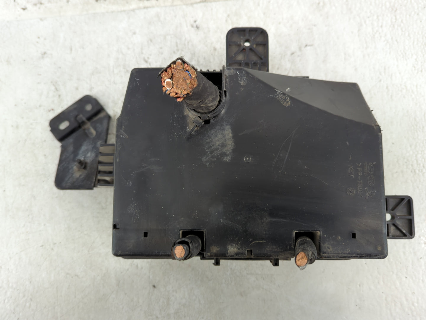 2013-2014 Hyundai Genesis Fusebox Fuse Box Panel Relay Module Fits Fits 2013 2014 OEM Used Auto Parts - Oemusedautoparts1.co