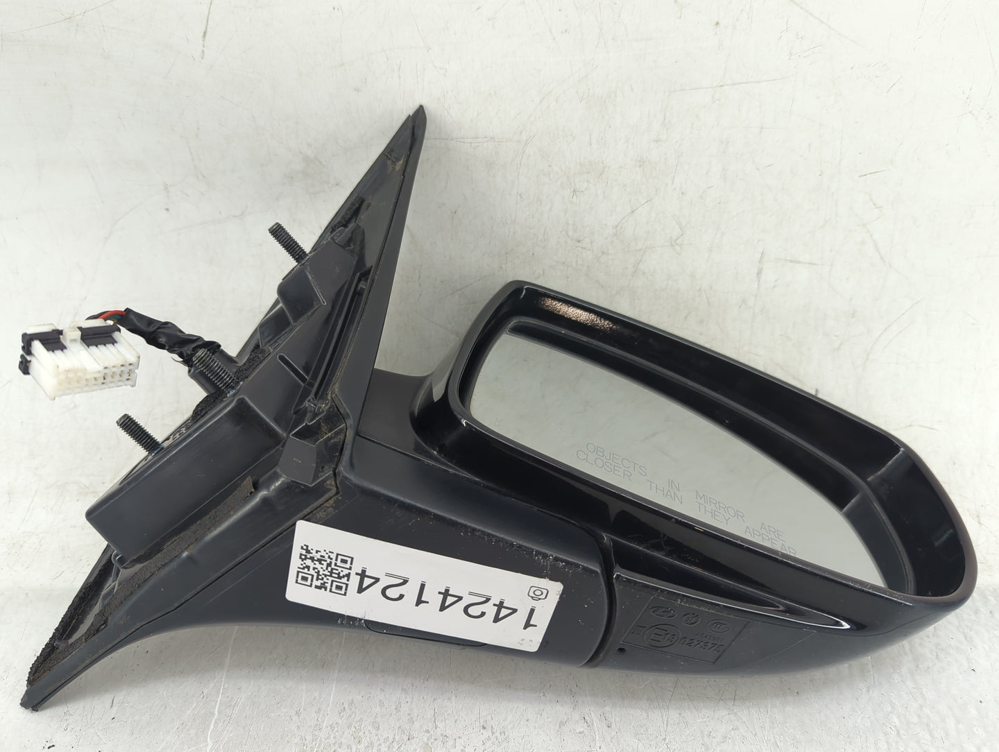 2009-2016 Hyundai Genesis Passenger Right Side View Manual Door Mirror - Oemusedautoparts1.com