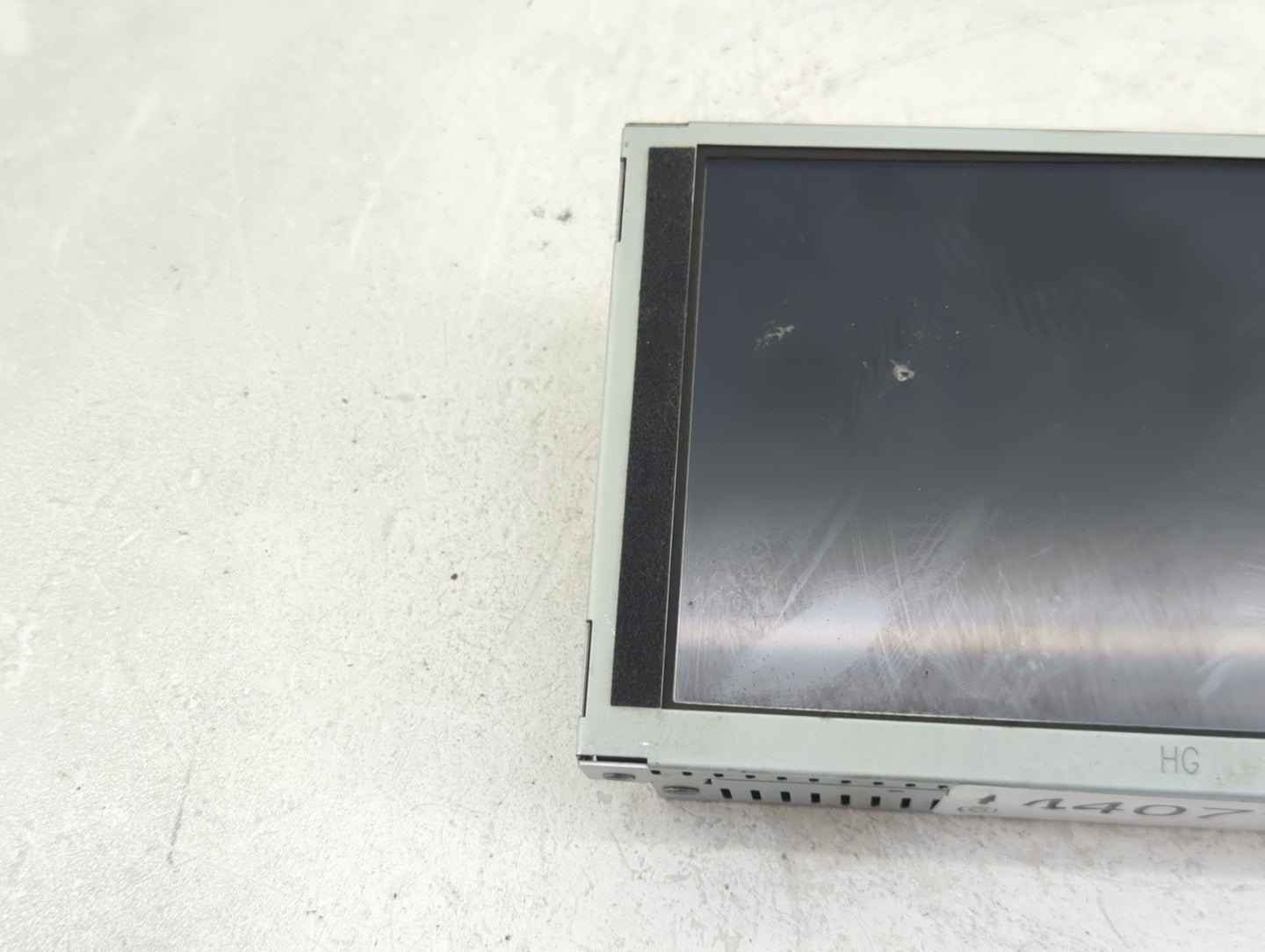 2014-2016 Hyundai Genesis Information Display Screen - Oemusedautoparts1.com