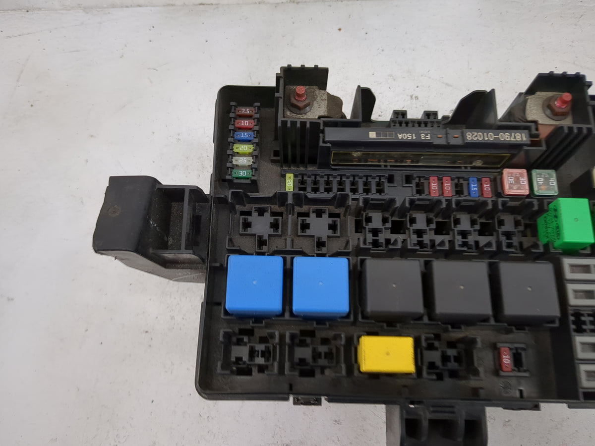 2013-2016 Hyundai Genesis Fusebox Fuse Box Panel Relay Module P/N:91950-2M230 18790-01028 Fits Fits 2013 2014 2015 2016 OEM 