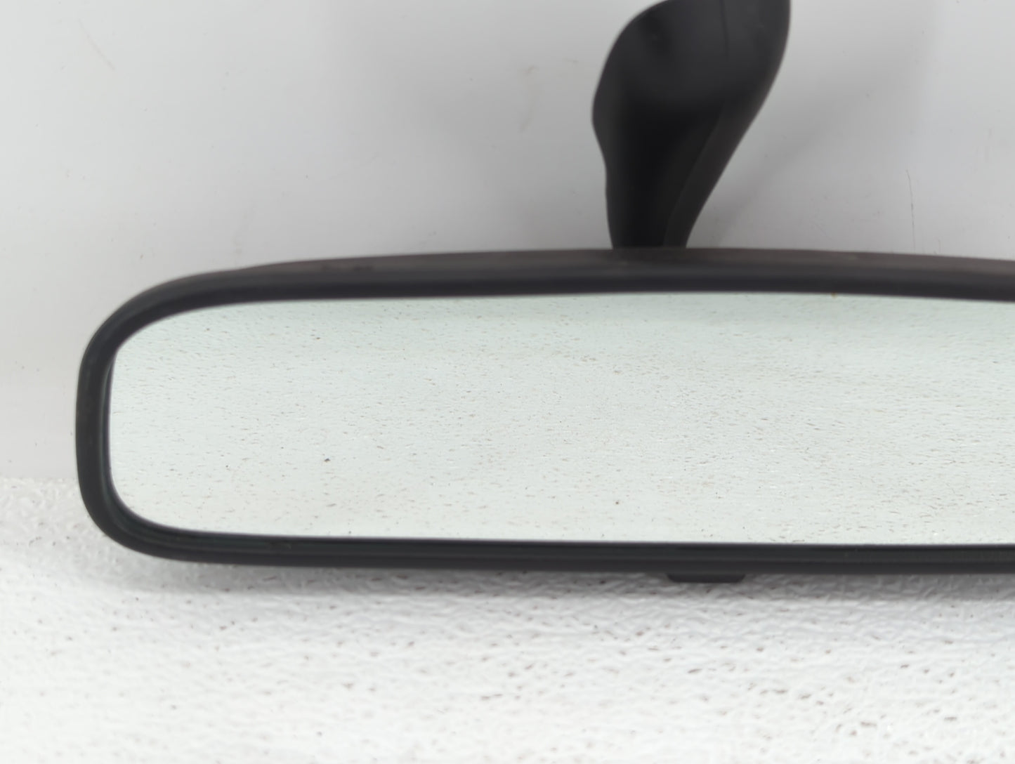 2009-2016 Hyundai Genesis Interior Rear View Mirror Replacement OEM P/N:E4022143 Fits OEM Used Auto Parts - Oemusedautoparts