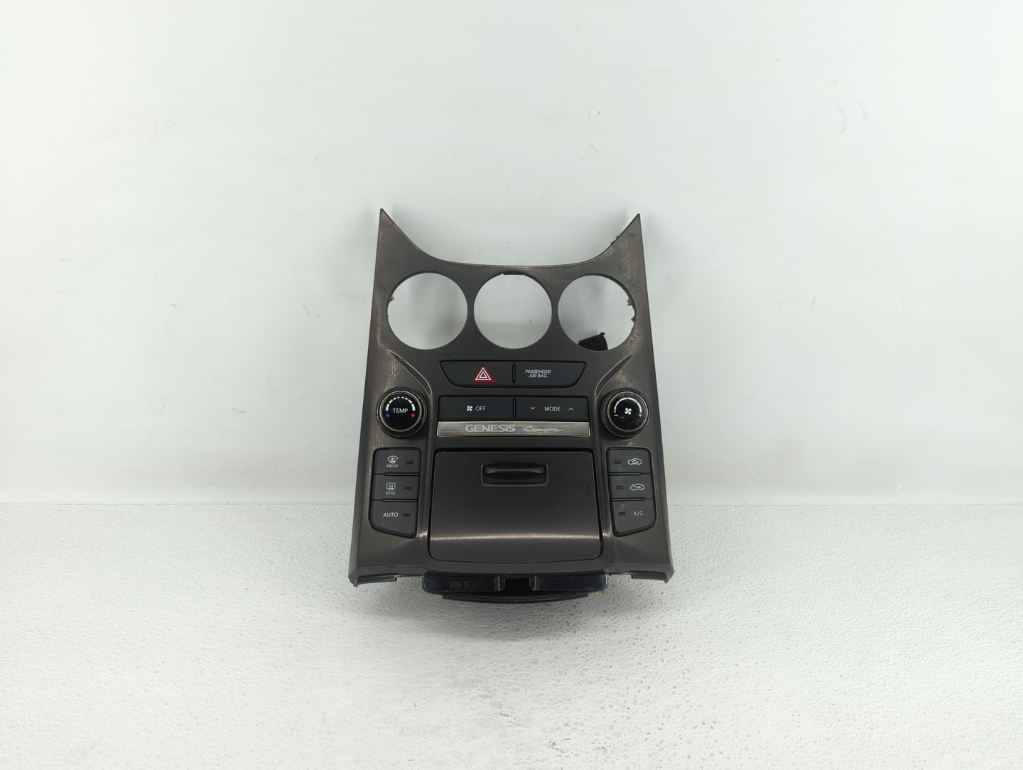 2013-2016 Hyundai Genesis Climate Control Module Temperature AC/Heater Replacement P/N:94300-2M850 94300-2M800 Fits OEM Used