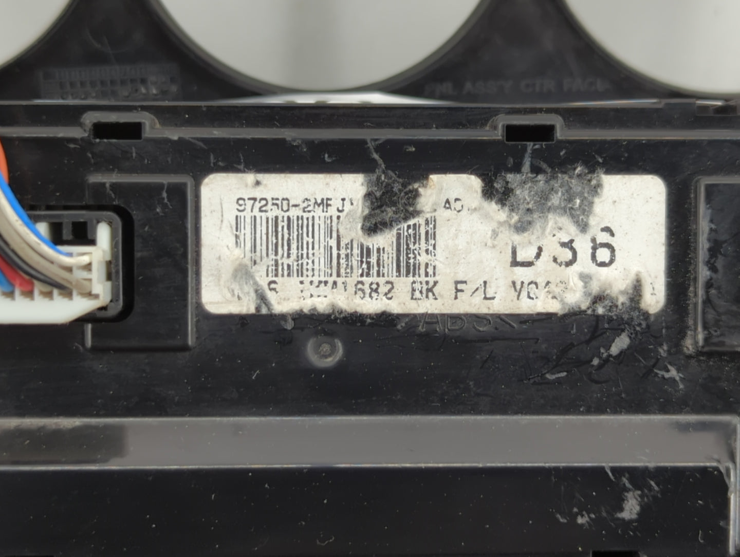 2013-2016 Hyundai Genesis Climate Control Module Temperature AC/Heater Replacement P/N:94300-2M850 94300-2M800 Fits OEM Used