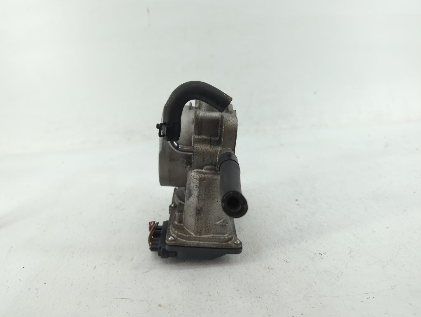 2012-2014 Hyundai Genesis Throttle Body P/N:35100-36BA0 35100-3CBA0 Fits Fits 2012 2013 2014 OEM Used Auto Parts - Oemusedau