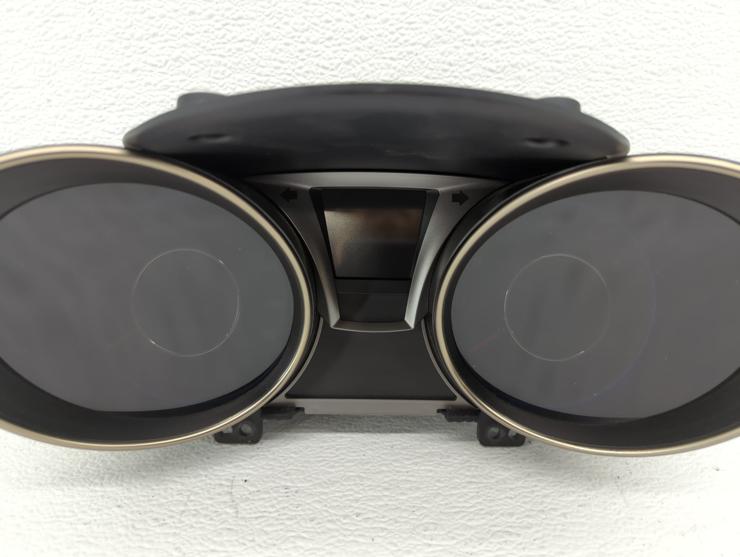 2014-2016 Hyundai Genesis Instrument Cluster Speedometer Gauges P/N:94031-2M360 Fits Fits 2014 2015 2016 OEM Used Auto Parts