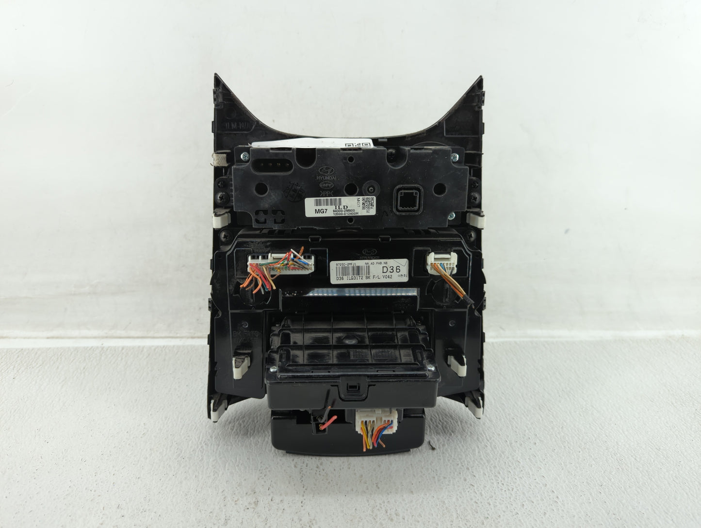 2013-2016 Hyundai Genesis Climate Control Module Temperature AC/Heater Replacement P/N:94300-2M850 94300-2M800 Fits OEM Used
