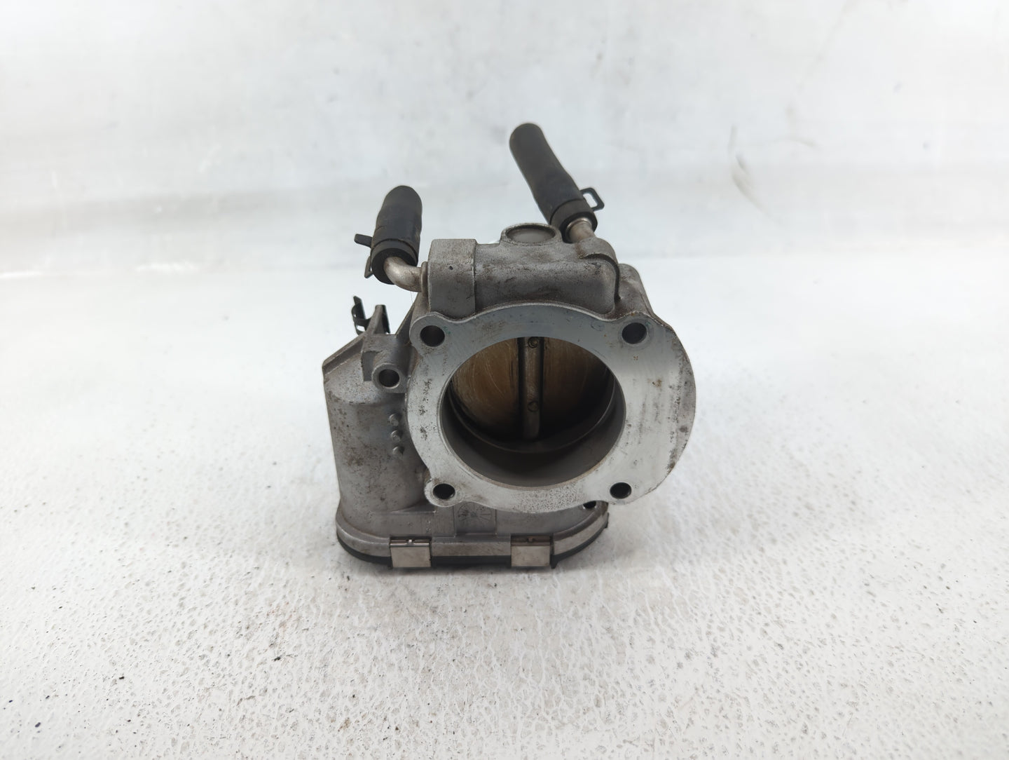 2009-2014 Hyundai Genesis Throttle Body P/N:35100-2C300 Fits Fits 2009 2010 2011 2012 2013 2014 OEM Used Auto Parts - Oemuse