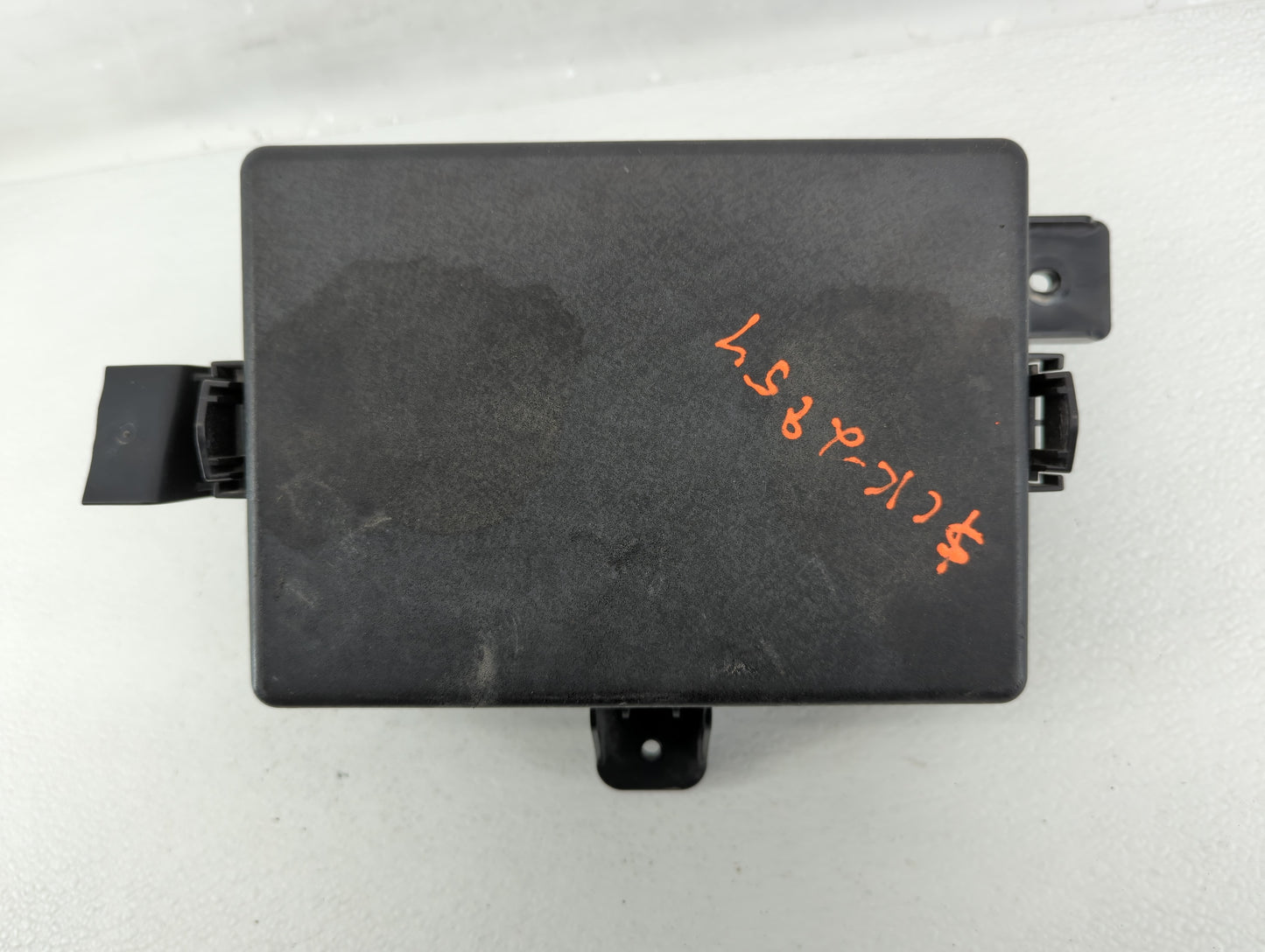 2013-2014 Hyundai Genesis Fusebox Fuse Box Panel Relay Module P/N:91950-2M000 Fits Fits 2013 2014 OEM Used Auto Parts - Oemu