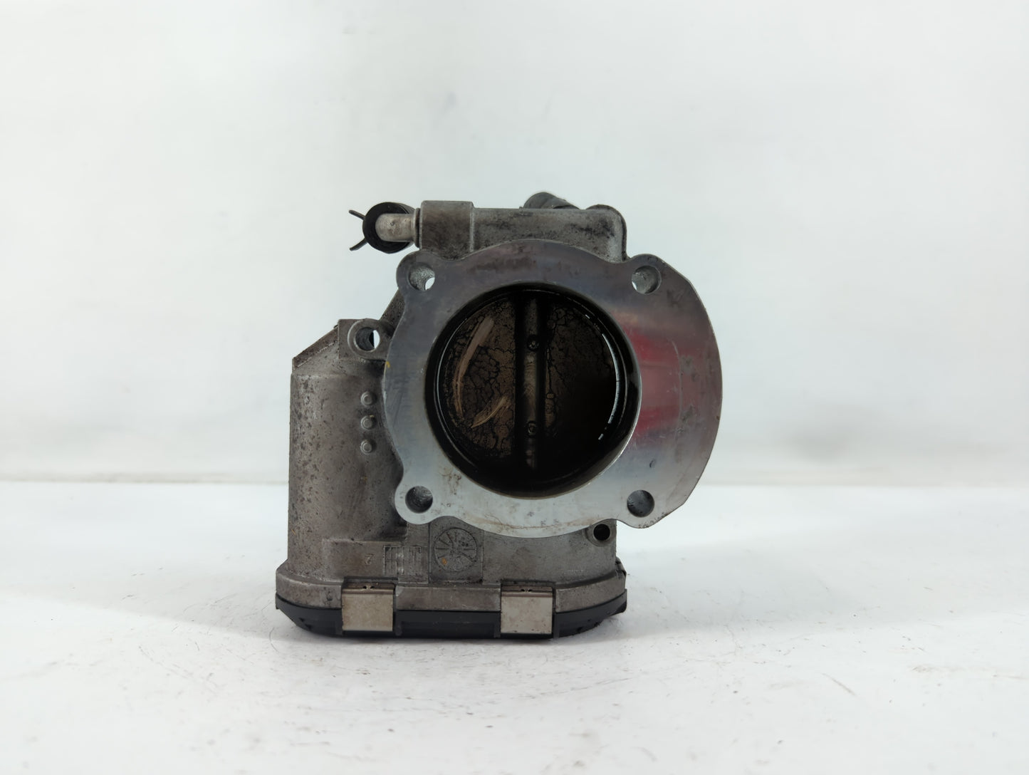 2009-2014 Hyundai Genesis Throttle Body P/N:35100-2C300 Fits Fits 2009 2010 2011 2012 2013 2014 OEM Used Auto Parts - Oemuse